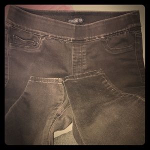 Washed out black denim. Stretch Waist no zip. Sz10